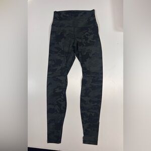 Lululemon Align Pant Full Length 26” Women’s Size 6 Green and Dark Camo